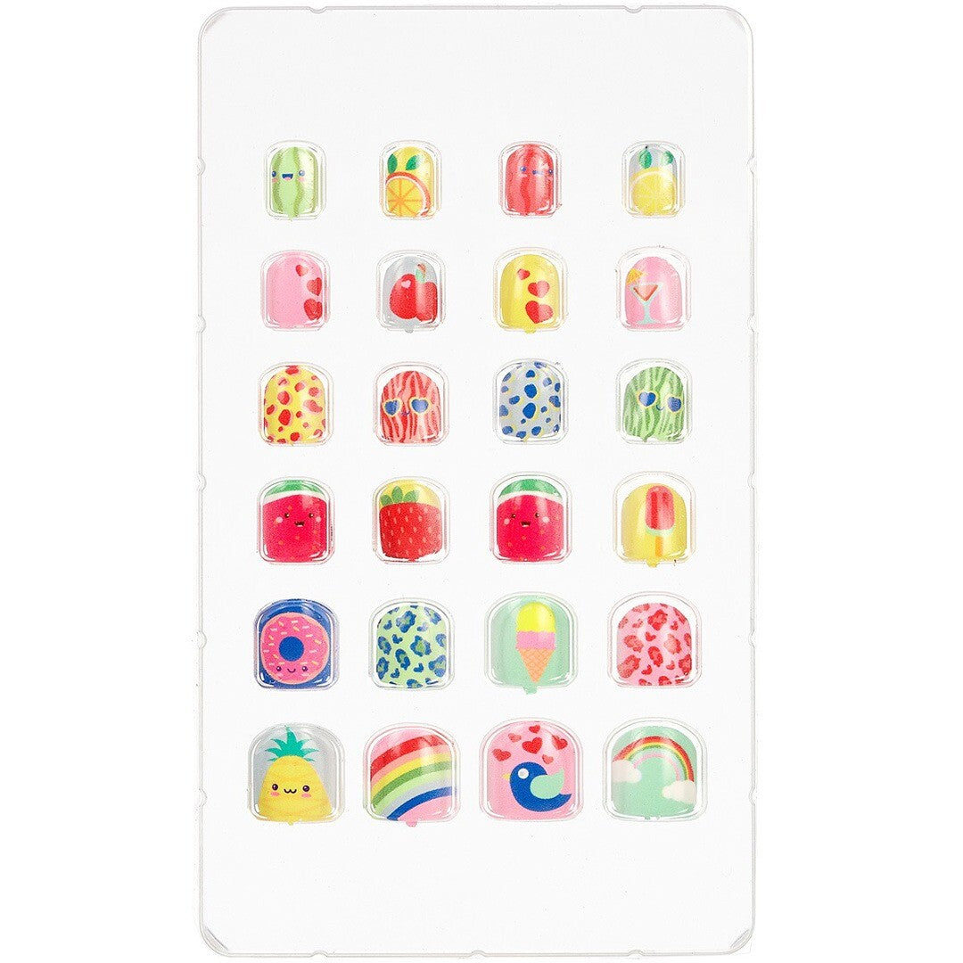 Set van 24 Souza for Kids plaknagels met diverse kleurrijke fruit- en patroonontwerpen.