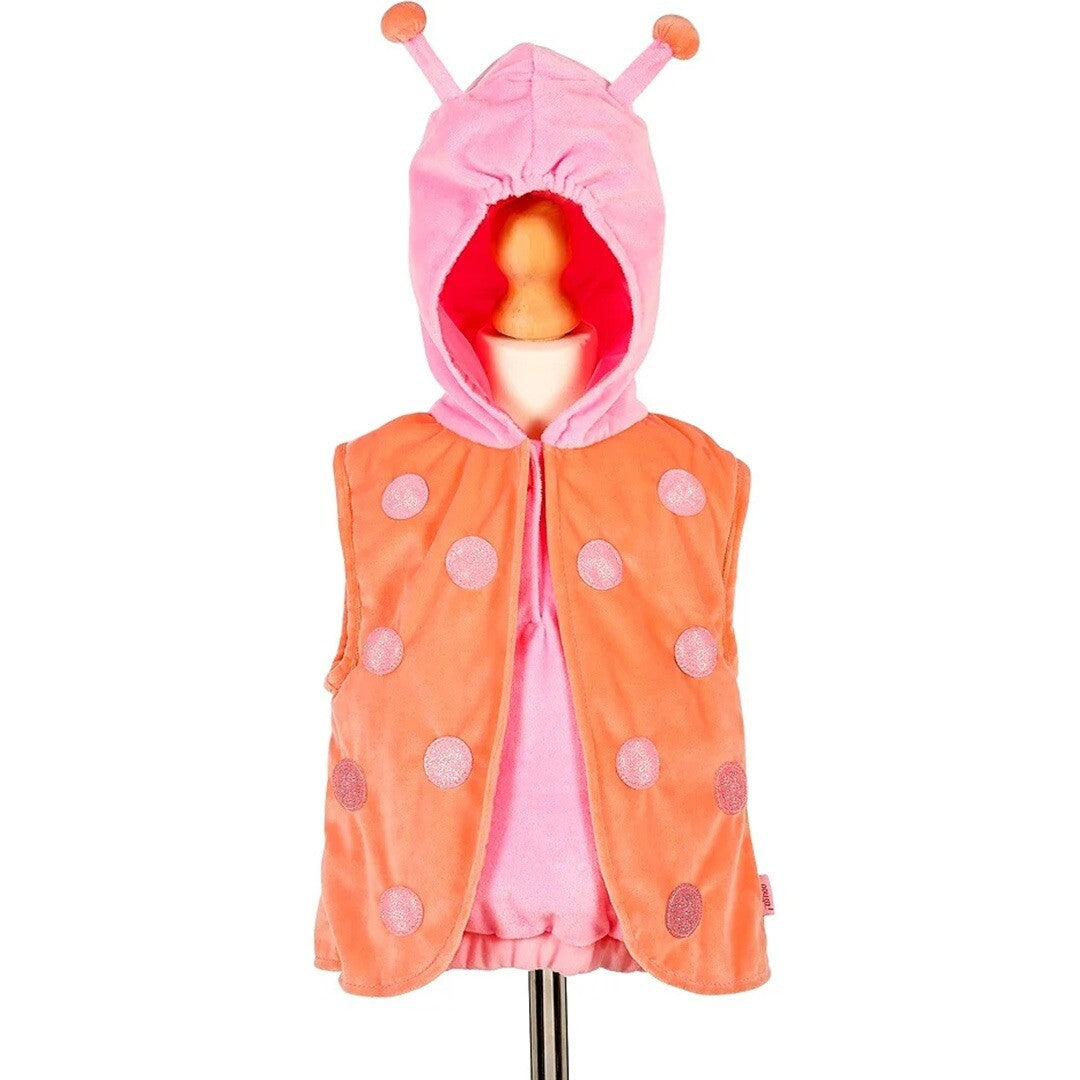 Souza for Kids verkleedcape in de vorm van een lieveheersbeestje, roze met oranje stippen en antennes, van voren gezien.