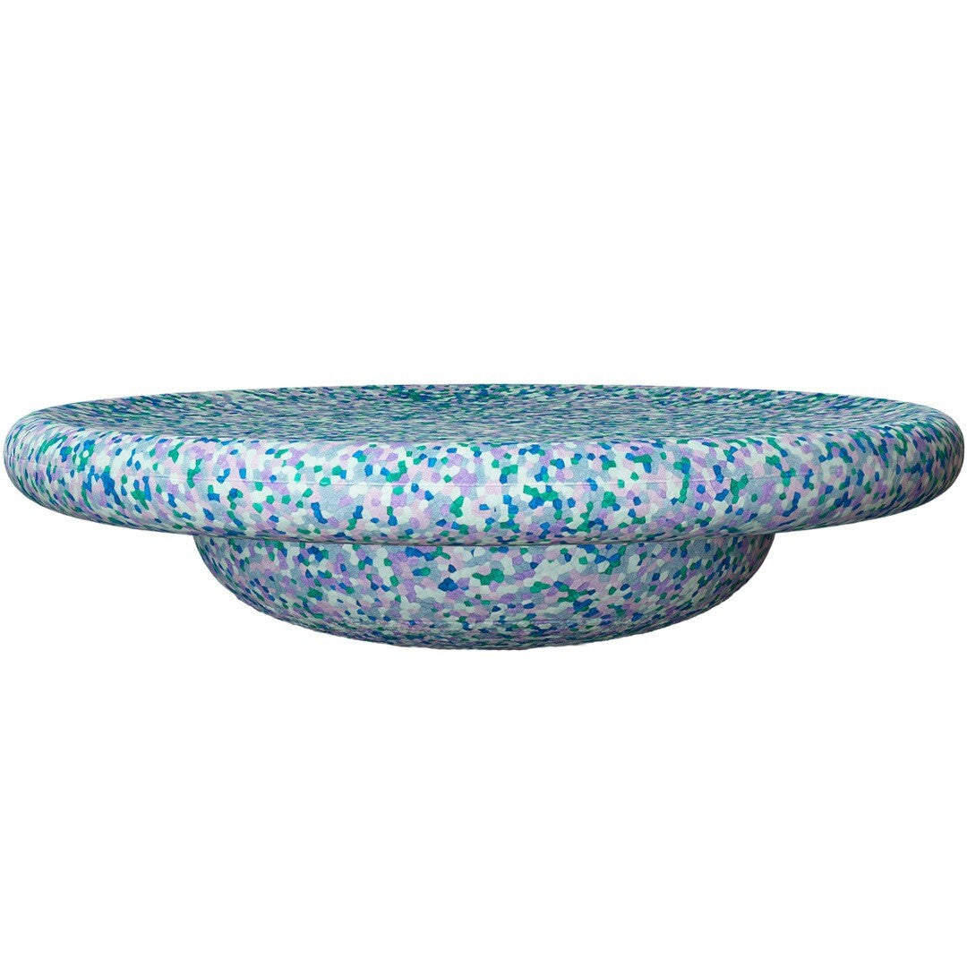 Stapelstein balance board met mozaïekpatroon in blauw, groen en paars.