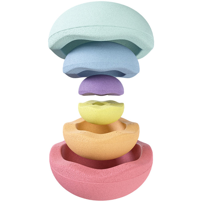 stapelstein inside rainbow pastel stapelspeelgoed, zes halve bollen in pastelkleuren die in elkaar passen, verticaal gestapeld.