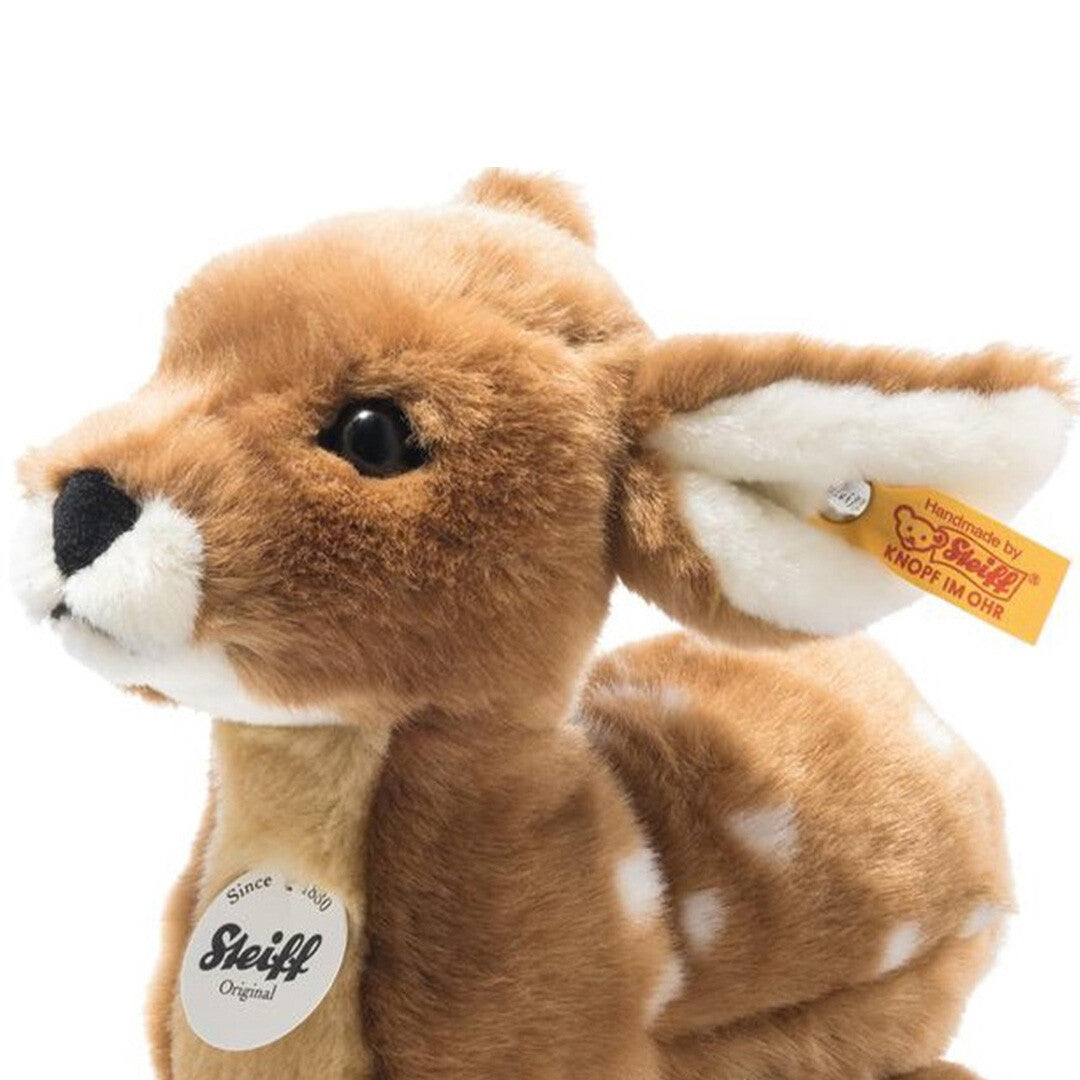 Steiff pluchen ree Romy, close-up van de kop en het bovenlichaam.