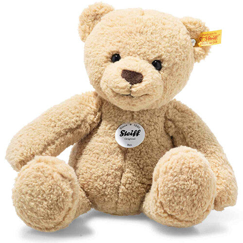 Steiff pluchen teddybeer Ben in beige kleur, zittend afgebeeld.
