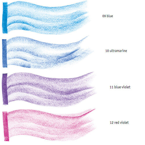 Infographic met vier kleurvoorbeelden van waskrijtblokjes: blauw, ultramarijn, blauwviolet en roodviolet.