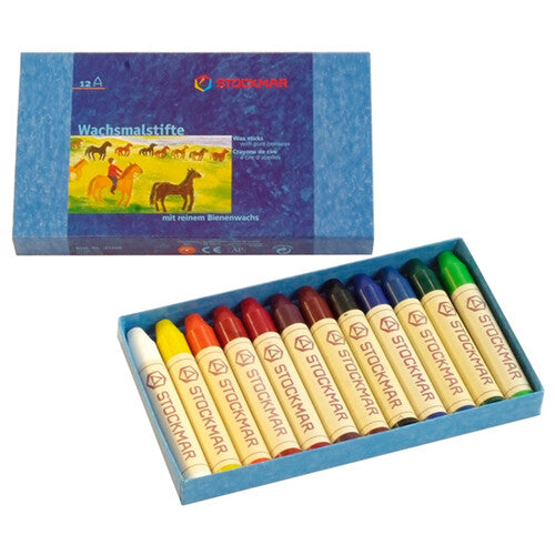 Stockmar waskrijtjes assorti in geopende verpakking met 12 kleuren.