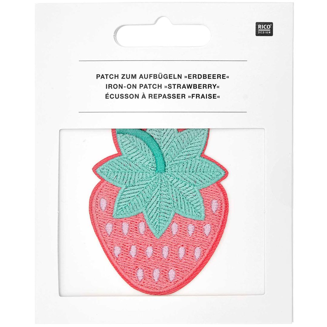 De Rico Design aardbei strijkpatch in de productverpakking.