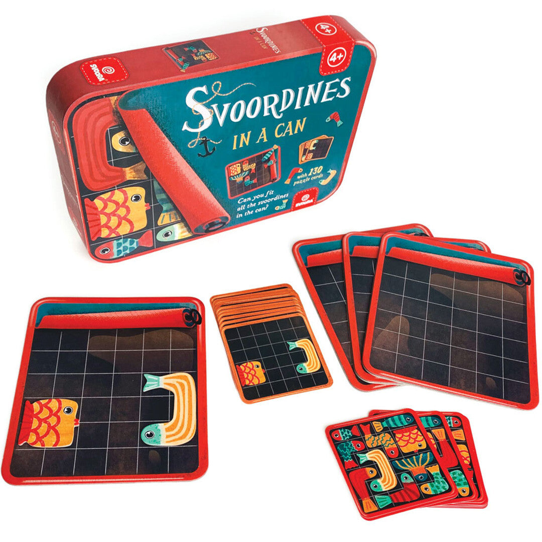 Svoora puzzelspel "Svoordines in a Can" met de rode metalen doos, puzzelkaarten en speelborden met visstukken.