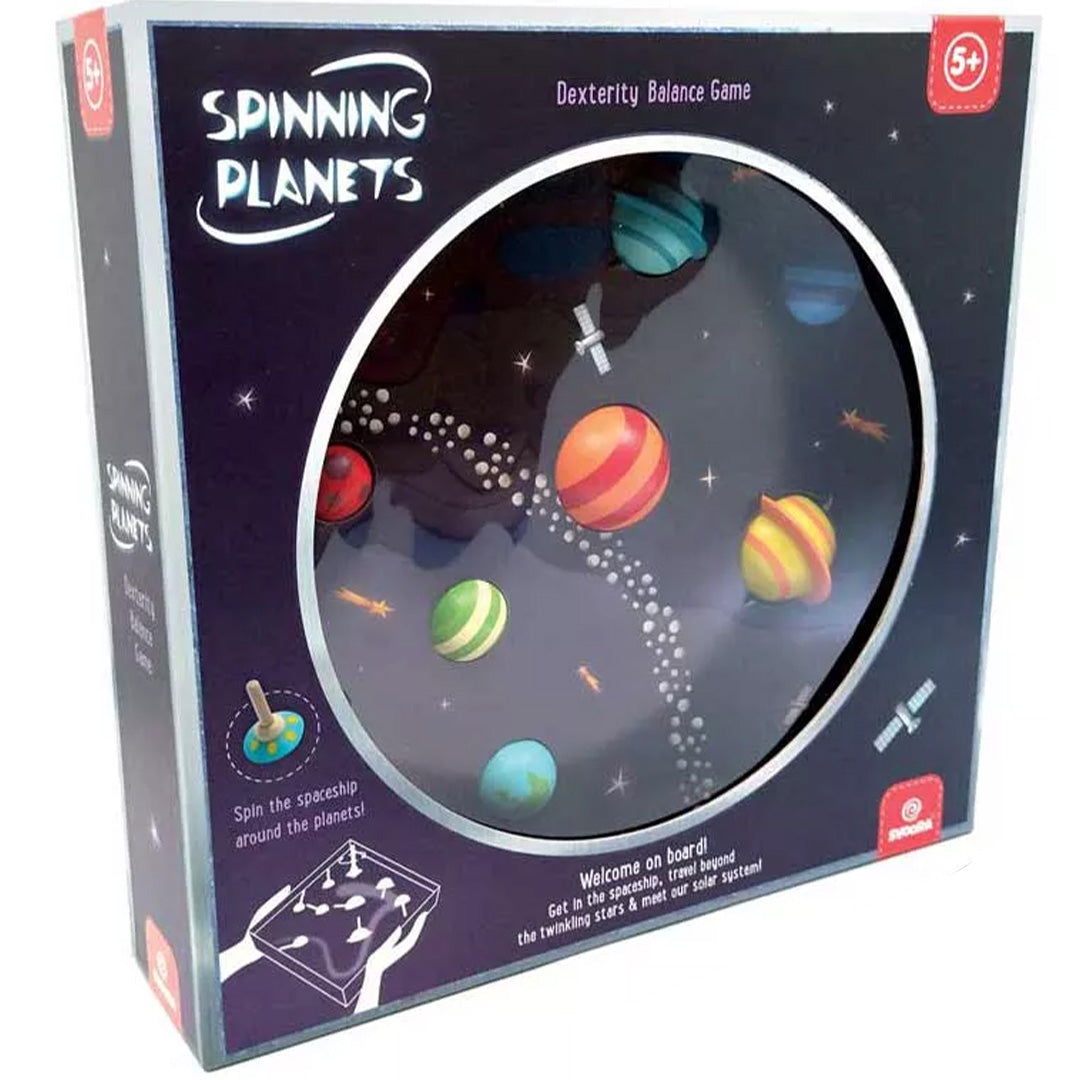 De verpakking van het Svoora behendigheidsspel Spinnende Planeten, een donkere doos met een rond venster dat de speelstukken en het ruimte-thema toont.