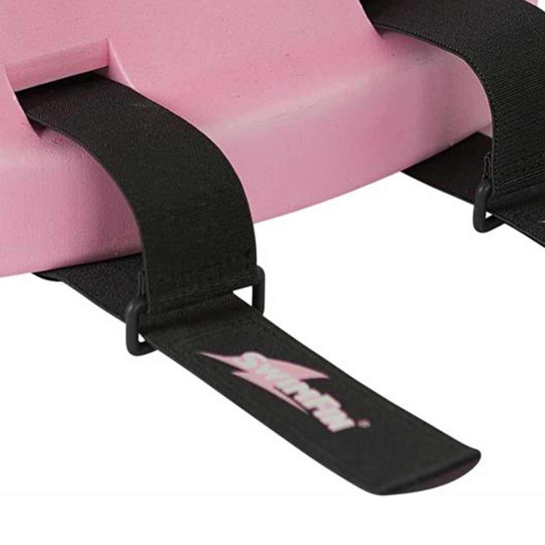 Detail van de zwarte banden van het roze Swimfin haaienvin zwemhulpje.