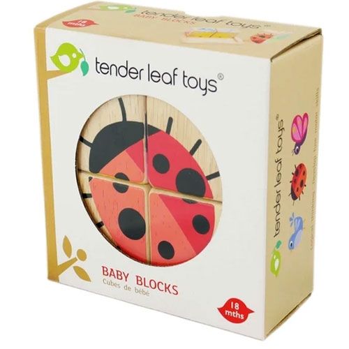 De verpakking van de Tender Leaf Toys houten blokkenpuzzel met een afbeelding van een lieveheersbeestje.