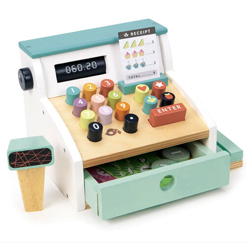 Tender Leaf Toys houten speelgoedkassa met scanner en open lade met speelgeld.