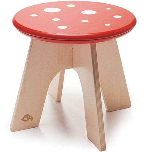 Tender Leaf Toys houten kinderkruk in de vorm van een rode paddenstoel met witte stippen.