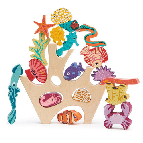 Tender Leaf Toys houten stapelspeelgoed met zeedieren en koraal, in een complexe opstelling.