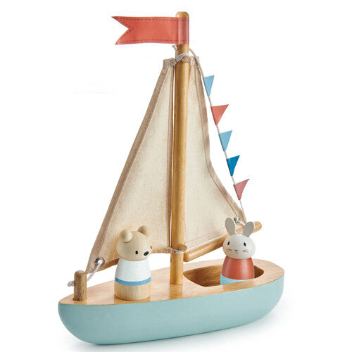 Tender Leaf Toys houten speelgoedzeilboot met een beer en konijn figuur in de boot, met stoffen zeil en vlaggetjes.