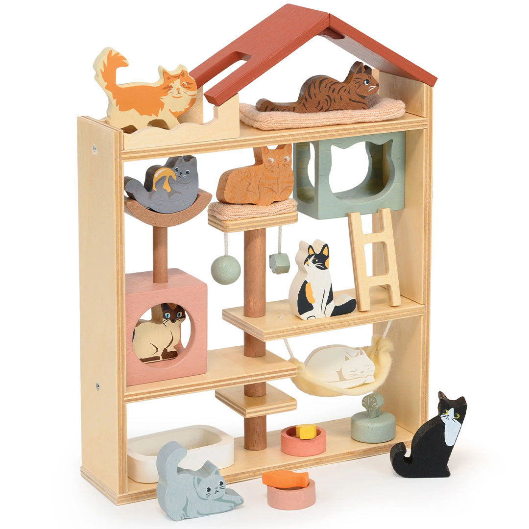 Tender Leaf Toys houten speelset van een kattenhotel met diverse kattenfiguren en accessoires.