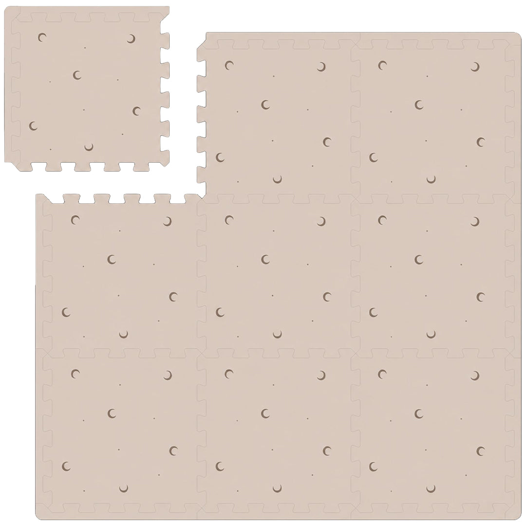 that's mine beige schuim speelmat met patroon van manen en stippen.