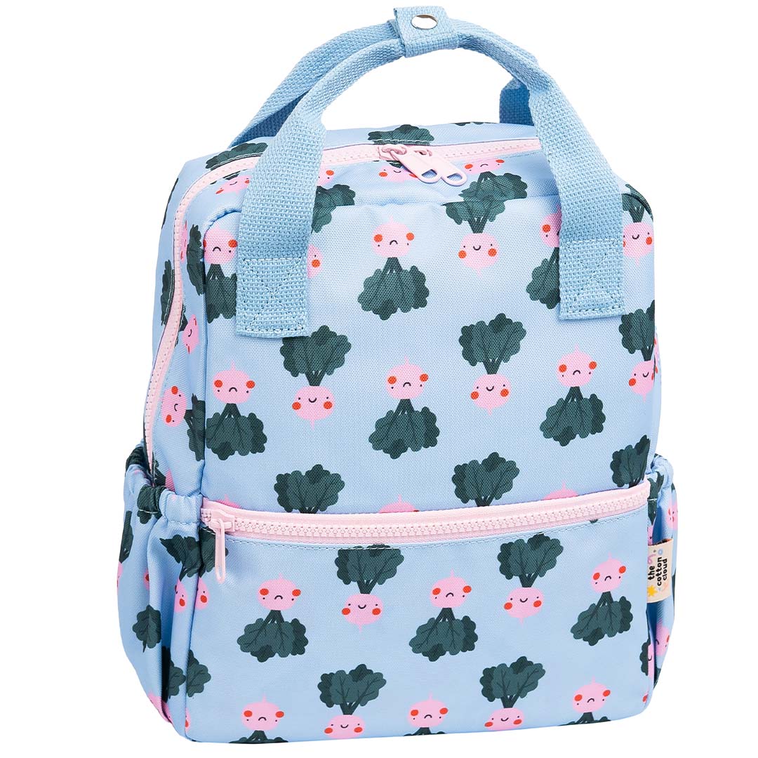 De the cotton cloud kleuterrugzak met blauw-roze 'veggie pals' figurenpatroon.