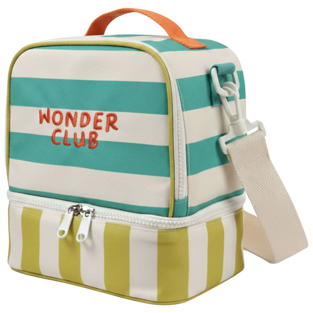 The cotton cloud gestreepte koeltas met 'Wonder Club' tekst en oranje handvat.