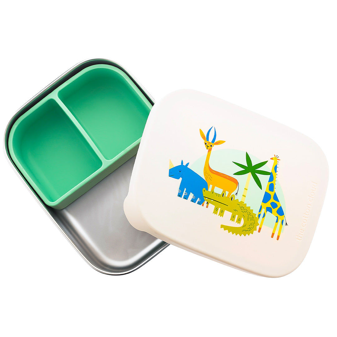 the cotton cloud kinderbroodtrommel met safari dierenpatroon, open met groene siliconen verdeler.