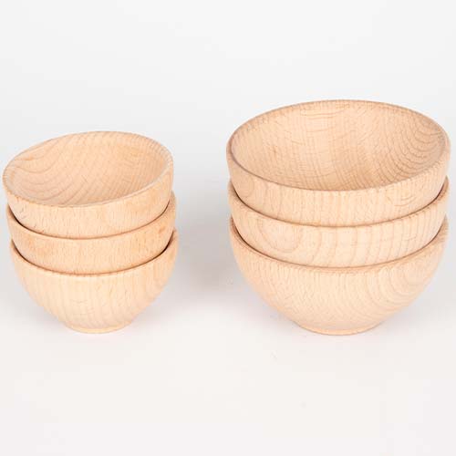 Twee stapels tickit houten bakjes in naturelkleur, een kleine en een grote, op een witte achtergrond.