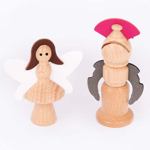 tickit houten speelgoedfiguren van een engel en een ridder.
