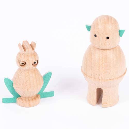 tickit houten speelgoedfiguren van een kikkerprins en een monster.