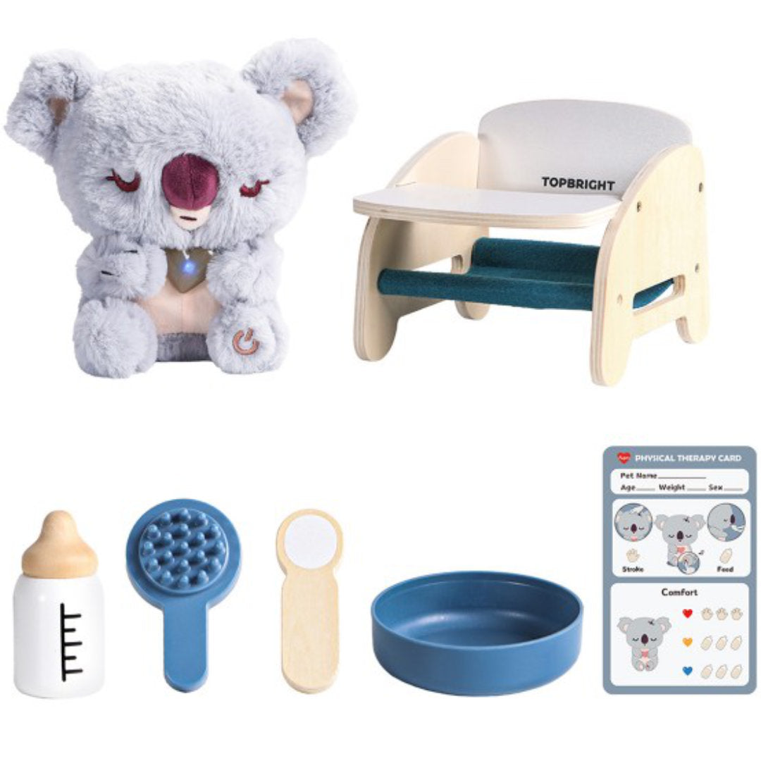 De losse onderdelen van de Topbright interactieve knuffelkoala speelset, inclusief koala, kinderstoel en accessoires.