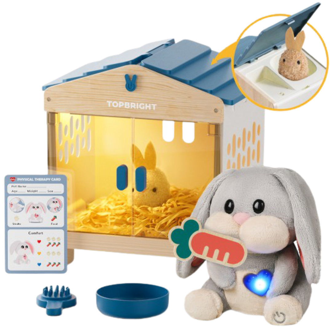Topbright interactief knuffelkonijn speelset met houten hok, grijs pluche konijn, accessoires en een inzetfoto van het hok.