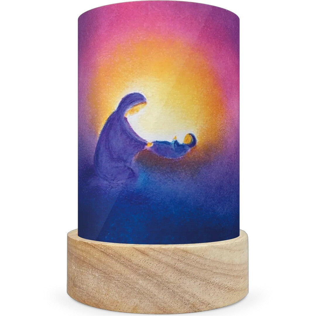 Een toverlux lichtkaart met een kerstillustratie van Maria die baby Jezus vasthoudt op een houten voetje.