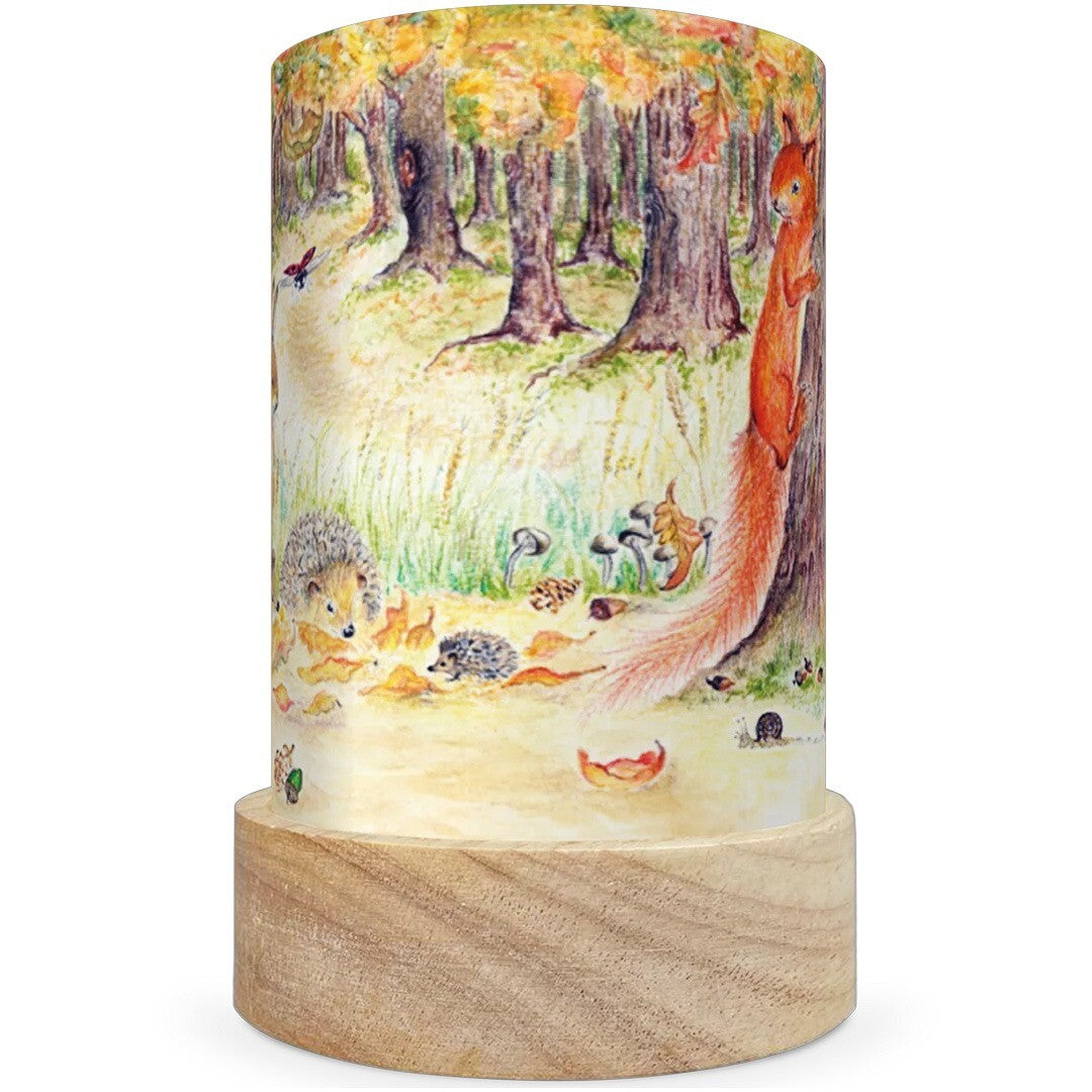 Toverlux lichtkaart voor lantaarn met een herfsttafereel van een eekhoorn, egels en paddenstoelen in het bos.