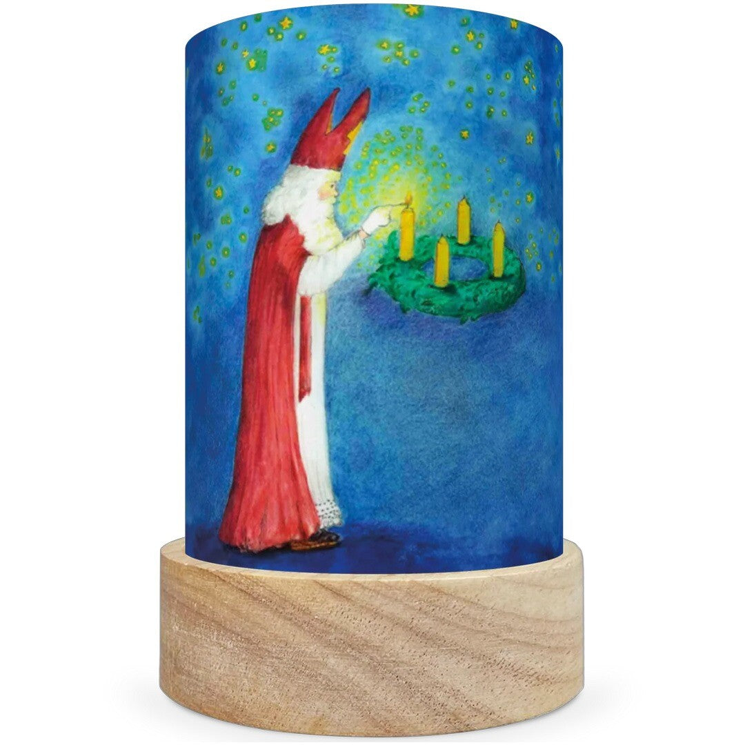 Toverlux lichtkaart voor lantaarn met Sinterklaas die kaarsen aansteekt op een adventskrans.