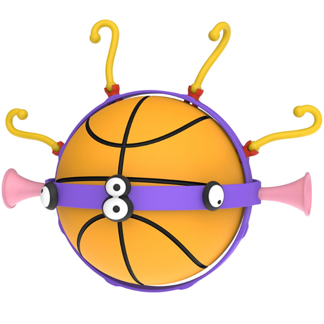 Een Toyi figuur gemaakt van een basketbal en paarse, gele en roze bouwdelen.