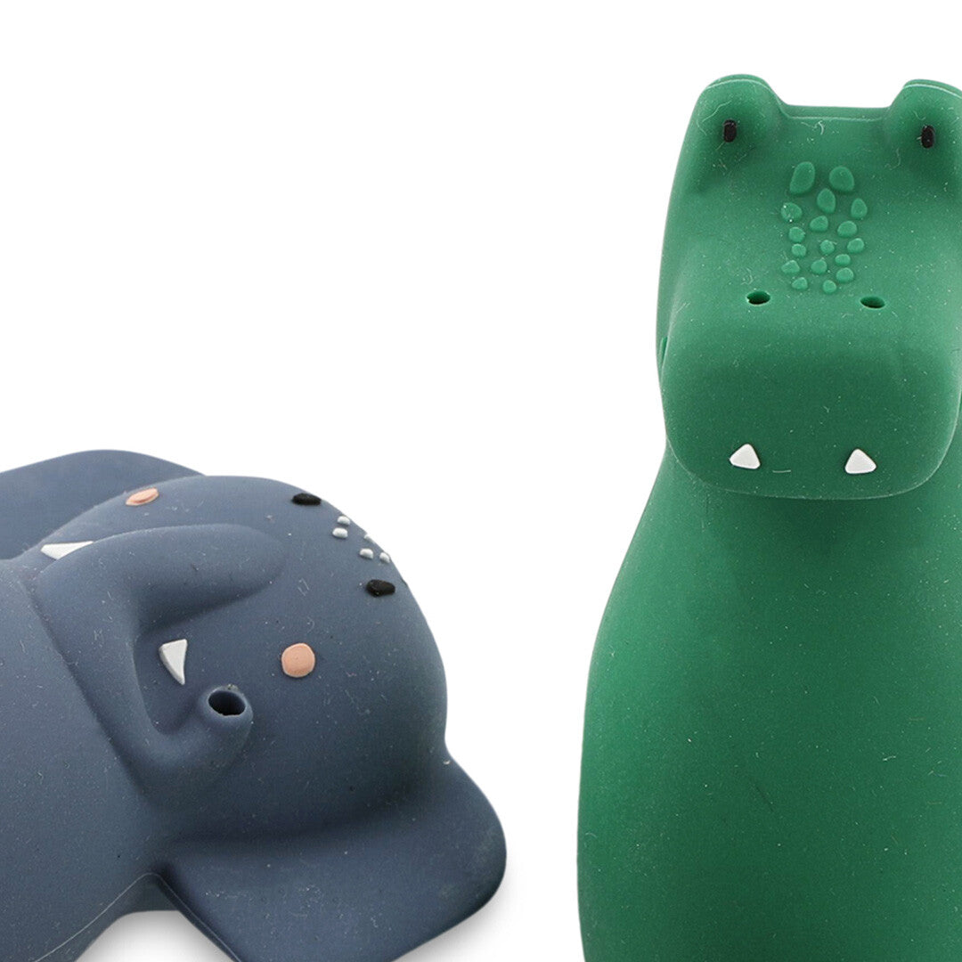 Detail van de Trixie siliconen badspeeltjes, een grijze olifant en een groene krokodil.