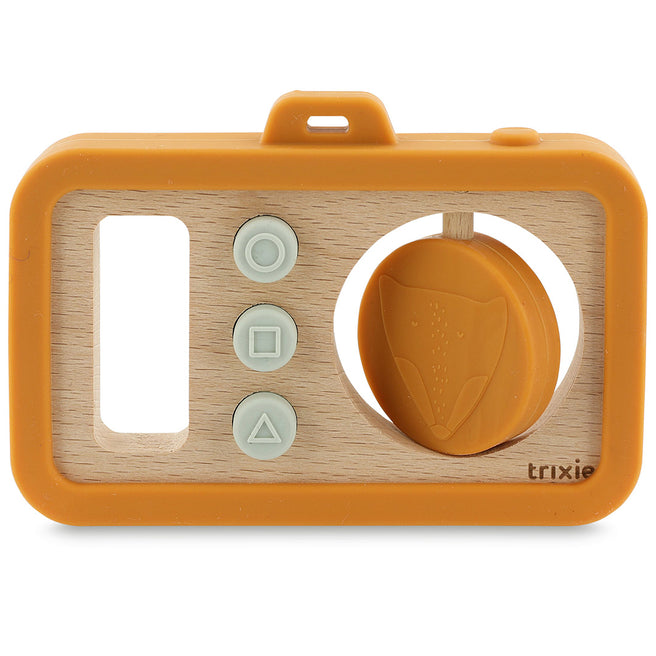 Trixie bijtspeelgoed camera van hout en siliconen met een vosgezichtje op de draaischijf.