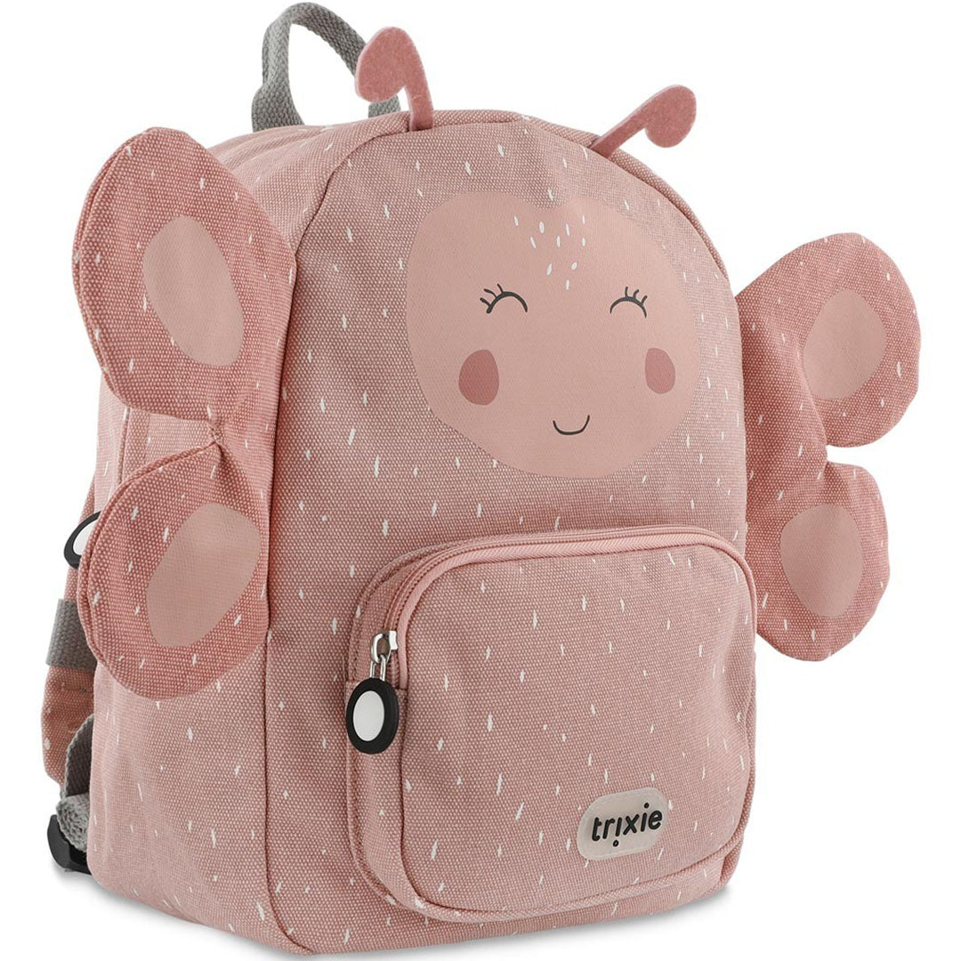 Schuine weergave van de Trixie peuterrugzak Mrs. Butterfly, roze met vlindervleugels en een voorvak.