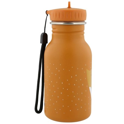 Trixie roestvrijstalen drinkfles met stippen en een zwarte polsband, vanaf de zijkant gefotografeerd.