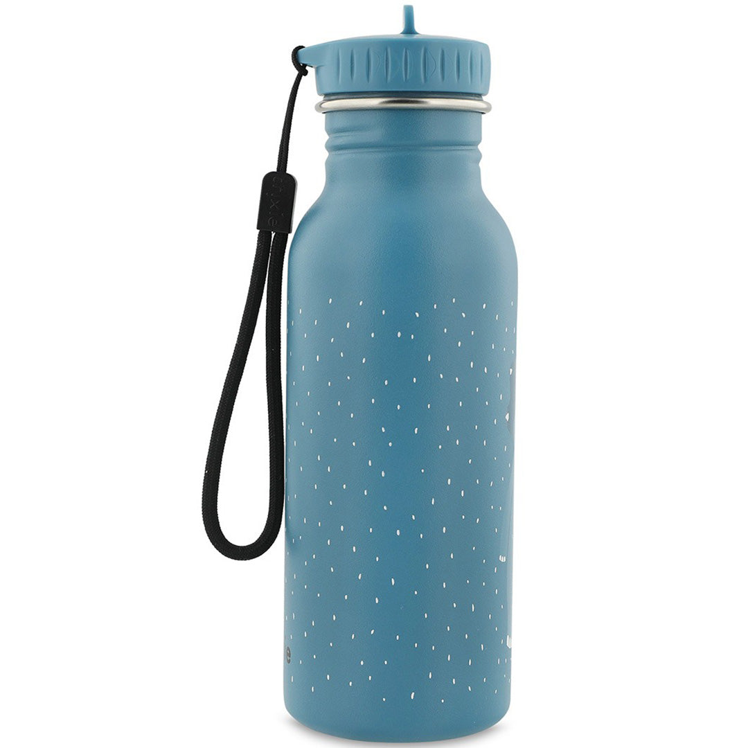 Zijkant van de blauwe kinder rvs drinkfles met witte stippen en een zwarte draaglus.