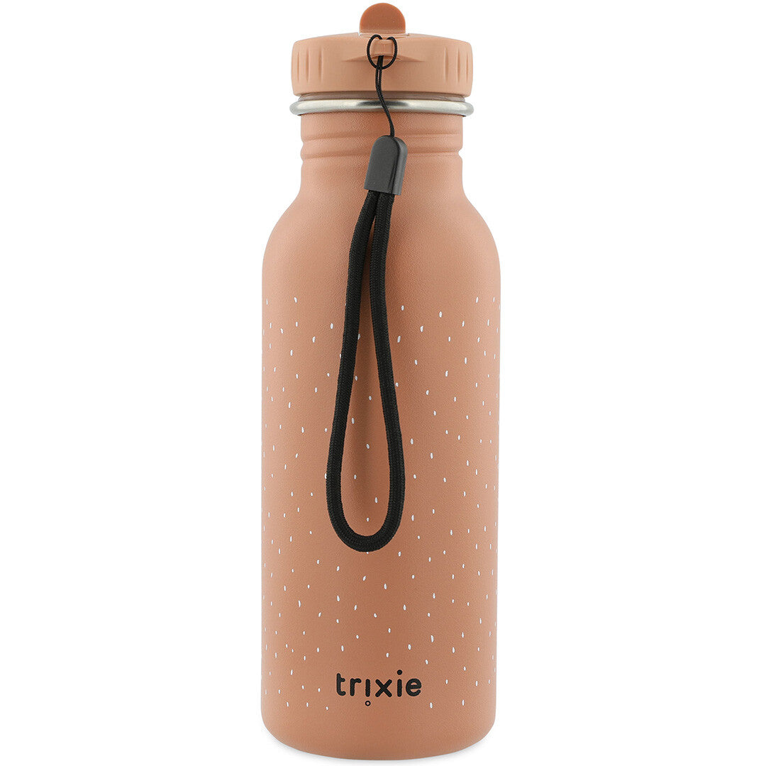 Trixie roestvrijstalen waterfles voor kinderen in beige met witte stippen, zwarte draaglus en Trixie logo.