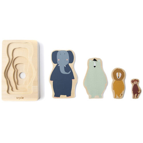 Trixie houten lagenpuzzel met vier dierenfiguren: een olifant, een beer, een leeuw en een aap, naast de houten basis.