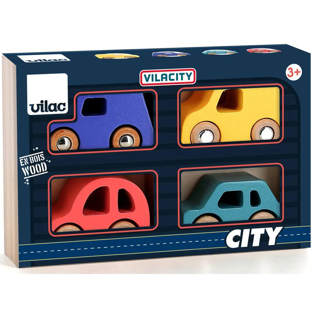 Vilac verpakking met vier houten speelgoedauto's in blauw, geel, rood en teal.