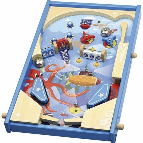 Vilac houten flipperspel met onderwaterthema, schuin van bovenaf.