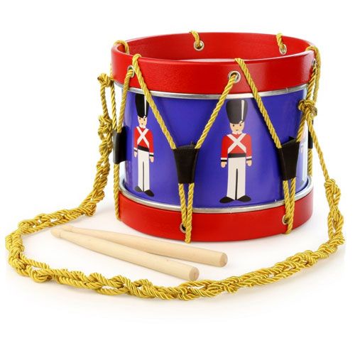 Vilac muziekspeelgoed trommel met soldatenfiguren, drumstokjes en een gouden draagkoord.