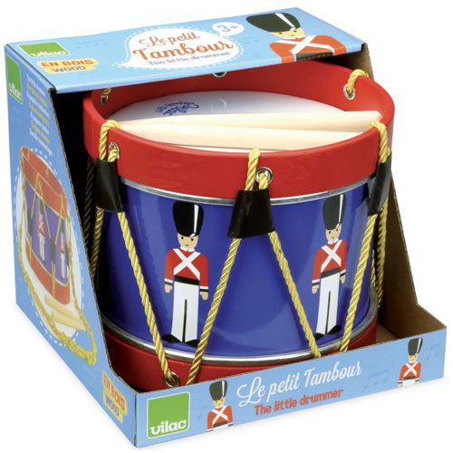 Vilac muziekspeelgoed trommel met soldatenfiguren in de productverpakking.