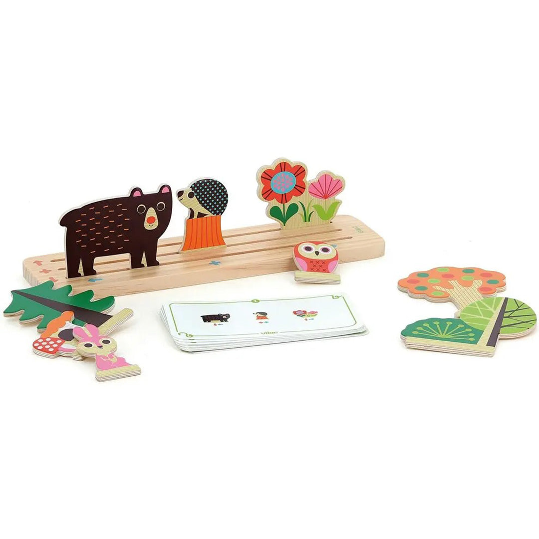 Vilac houten solospel met bosdieren, bomen en bloemen op een speelbord, met een stapel opdrachtkaarten.