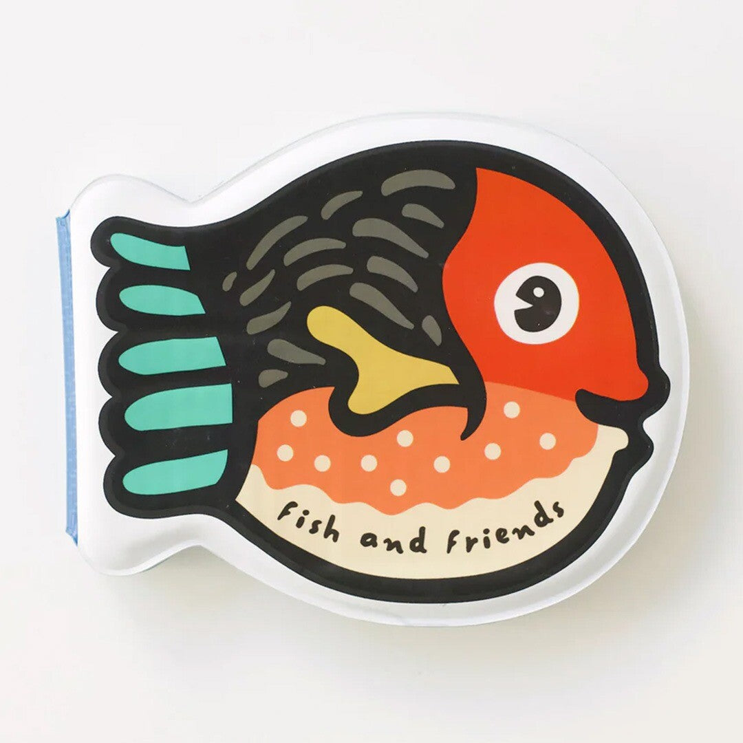 Gesloten Wee Gallery badboekje 'Fish & Friends' in de vorm van een oranje-zwart gestreepte vis.