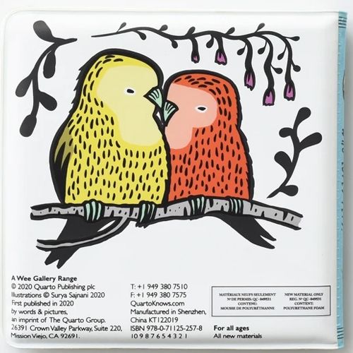 Achterkant van het Wee Gallery badboekje met twee kleurrijke vogels op een tak en productinformatie.