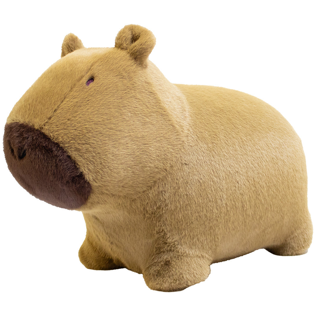 Wild & Soft pluche skippydier in de vorm van een capybara, schuin van voren gefotografeerd.