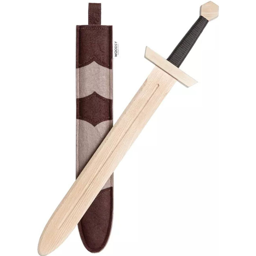 Woodsy houten zwaard met zwart gevest en een bruin-beige vilten schede.