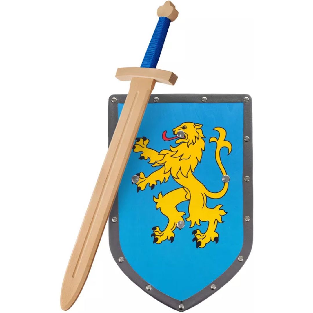 Woodsy houten speelgoedzwaard en schild met leeuw-embleem.