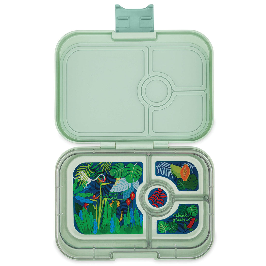 Open Yumbox Panino broodtrommel met vier vakken en een jungle-thema illustratie.