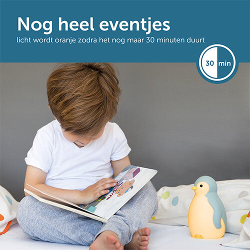 Infographic over de Zazu slaaptrainer die oranje licht geeft als er nog 30 minuten over zijn, met een kind dat een boek leest.